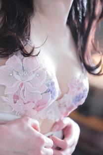 �������y...