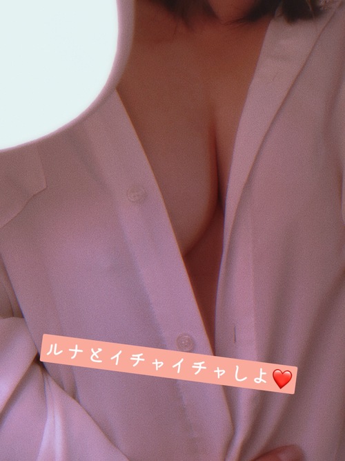 ΂́