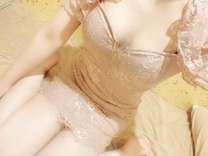 (  )