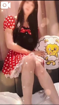 ������y...