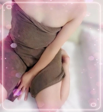 ΂...