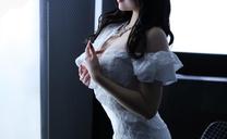 YR[...