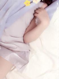 �y����?�z